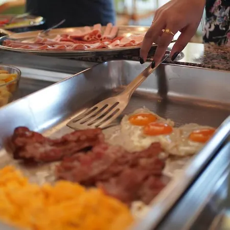 Swiss Views מלון *