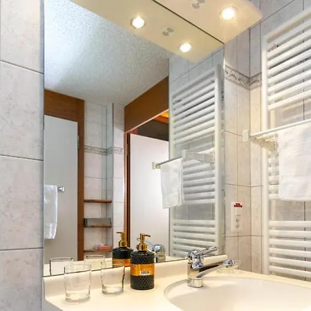 מלון Swiss Views